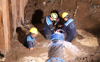 TPHCM: Nhiều khu vực nước yếu do bể ống DN1000 Chợ Lớn