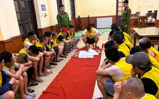 Đột kích nhà người phụ nữ, bắt quả tang 25 người đang chơi xóc đĩa