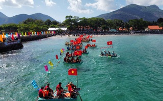 Hình ảnh xúc động trong ngày 30-4 tại đặc khu Côn Đảo