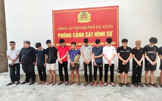 Mang kiếm, tháo biển số, nhóm thanh niên quậy tung phố đêm Đà Nẵng