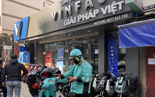 Đua nhau đổi xe máy điện, tài xế công nghệ phải chờ vài tuần mới được nhận xe