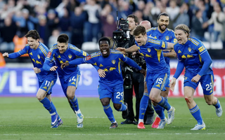 "Đấu súng" nghẹt thở, Leeds United vào bán kết FA Cup chờ chiến Chelsea