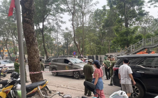 Tài xế ô tô công nghệ bị khách tấn công trên xe