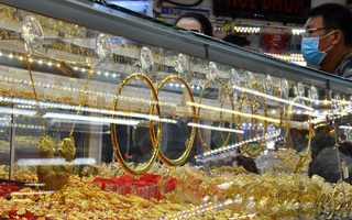 Giá vàng hôm nay, 7-4: Biến động khó lường