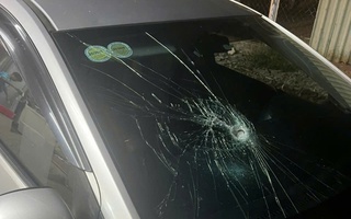 Hai người đàn ông khai gì về việc đập phá ô tô sau khi hát karaoke?