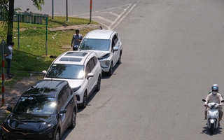 3 ô tô tông liên hoàn trên cầu Sài Gòn