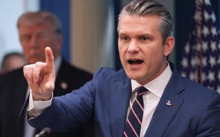 Ông chủ Lầu Năm Góc nói về việc binh sĩ Mỹ "đặt chân lên đất Iran"