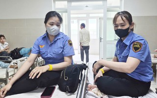 CLIP: Nữ nhân viên gác chắn ở Đà Nẵng: "Chúng tôi bị đánh đến hoảng loạn, choáng váng"