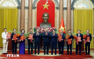 Tổng Bí thư, Chủ tịch nước Tô Lâm 
trao Quyết định bổ nhiệm các thành viên Chính phủ