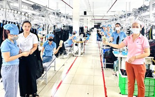 Một công ty ở Đà Nẵng chi hơn 2 tỉ đồng hỗ trợ tiền xăng cho công nhân