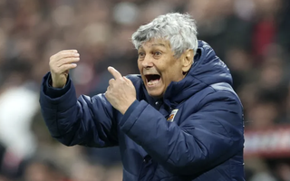 Bóng đá Romania tiếc thương "phù thủy" Mircea Lucescu