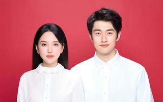 Cặp đôi bị chế giễu "mẹ con" đăng ký kết hôn