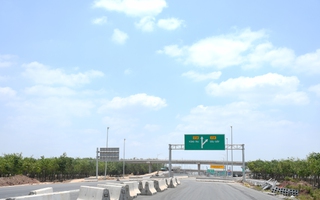 “Tối hậu thư” của Chủ tịch UBND tỉnh Đồng Nai khi kiểm tra tiến độ 2 dự án giao thông 