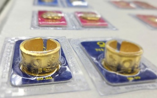 Sáng 9-4, vừa mở cửa, giá vàng miếng SJC, vàng nhẫn rớt thêm 4,5 triệu đồng