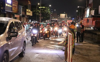 Kẹt xe đường Trường Chinh: Đi đường nào đỡ nhất?