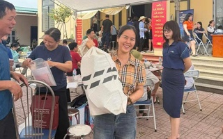 Nỗi lòng nhiều người dân sau cảnh nhận hàng bao tải tiền đền bù dự án