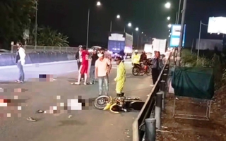 Ba cha con thương vong khi ô tô va chạm xe máy