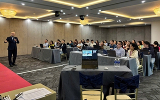 Thay vì lo sợ, hãy tự nâng cấp