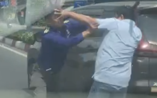 Hai tài xế đánh nhau trên đường Phạm Văn Đồng là do va quẹt giao thông