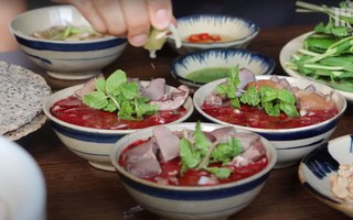 31 người nghi ngộ độc thực do ăn tiết canh vịt