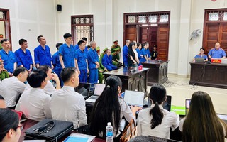 VIDEO: Dẫn giải trùm" ma túy Bùi Đình Khánh cùng 3 đồng phạm bị tuyên án tử hình rời tòa