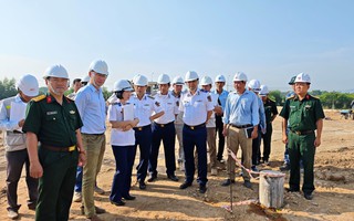 Thiếu tướng Trần Văn Lượng kiểm tra, làm việc tại Vùng Cảnh sát biển 2