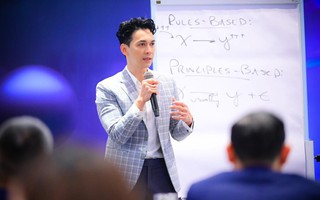 Chủ tịch ACB Trần Hùng Huy: “Không học nữa” đang trở thành rủi ro lớn nhất của lãnh đạo”