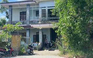 Ghen tuông, người đàn ông dùng dao đâm vợ cũ