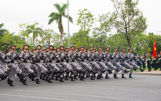 Bác bỏ chiêu trò đánh tráo khái niệm hiện đại hóa quân đội