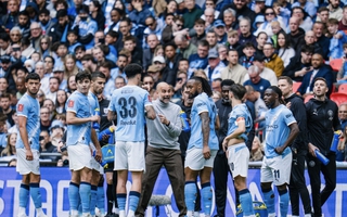 Man City trở lại đường đua