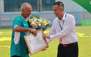 HLV Guillaume Graechen được vinh danh