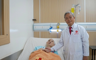 Từ cú ngã xe đạp, phát hiện khối u não to bằng quả cam
