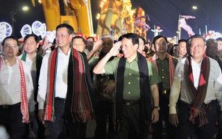 Mãn nhãn gala “Tổ quốc bình yên”, biển người đổ về bên sông Hàn
