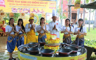 VIDEO: Hấp dấp “vòng quay bánh xèo” không dùng dầu mỡ ở Cà Mau