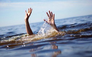 Hà Tĩnh: Rủ nhau đi câu cá, 2 nam sinh lớp 10 tử vong dưới khe nước