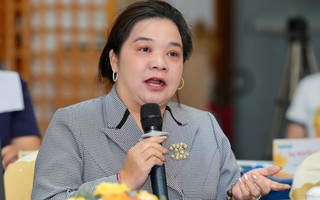 Trứng gà cận date tràn ngập thị trường, chủ trang trại lỗ tiền tỉ
