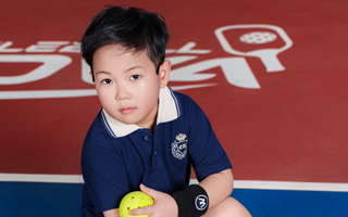 Người mẫu Đức Anh gây chú ý với bộ ảnh sporty đầy bản lĩnh và cuốn hút