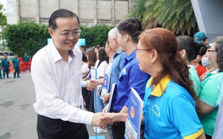 Phường Diên Hồng vào chiến dịch bứt phá, "đi từng ngõ, gõ từng nhà, rà từng người"