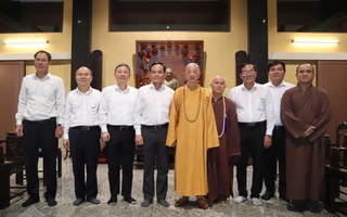 Lãnh đạo TPHCM thăm, chúc mừng Đại lễ Phật đản