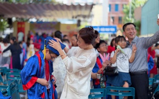 Cô hiệu trưởng với bài phát biểu xúc động tri ân phụ huynh - người thầy đầu tiên của học sinh