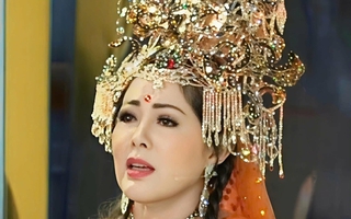 Nghệ sĩ Phượng Nga mang vở "Ánh đạo vàng" đi qua những mùa Phật đản