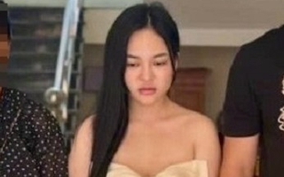 Cô gái trẻ bị bắt vì tổ chức sử dụng trái phép chất ma túy