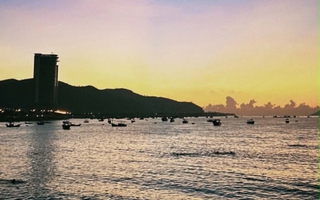 TÙY BÚT: Kỷ niệm ngày hạ