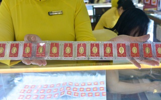 Sáng 30-5, giá vàng miếng SJC, vàng nhẫn rút ngắn cách biệt với giá thế giới