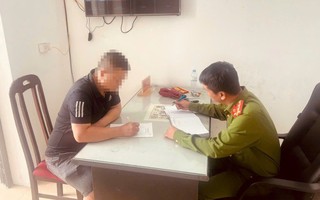 Con học tiểu học mâu thuẫn với bạn, nam phụ huynh hành hung người phụ nữ 58 tuổi