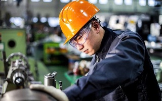 Để người giỏi không rời đi