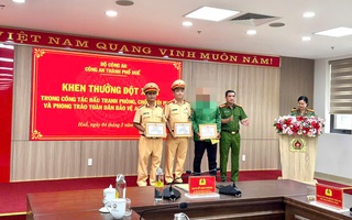 Quật ngã tên trộm ngay giữa cầu, tài xế xe ôm cùng 2 CSGT được khen thưởng