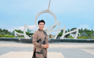 NSƯT Võ Minh Lâm xúc động khi ngồi "ghế nóng" cuộc thi "Bông lúa vàng"