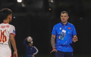 HLV Roland: "Luôn thể hiện tinh thần chiến binh vì các em là người Việt Nam"