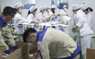 Truy tố cựu cán bộ nhận tiền tỉ "chạy án" cho doanh nghiệp sữa giả
